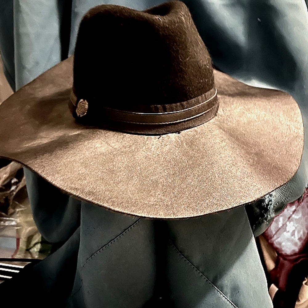Black Vince Camuto Wide brim hat